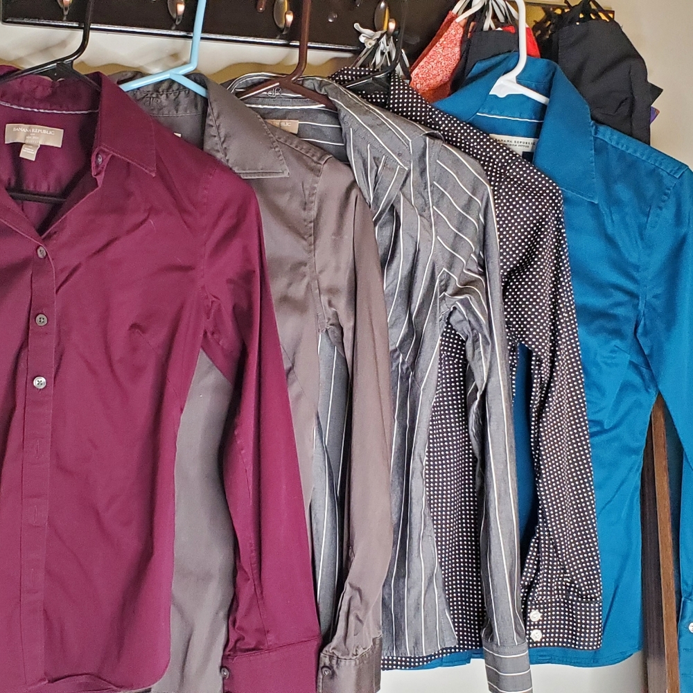 20 banana republic small no iron button down